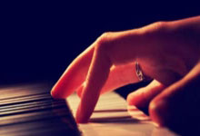 “中国足球产业规模预计到2025年超过2万亿元”.